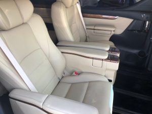 2017 Toyota Alphard Hybrid Executive Lounge centre seats 2