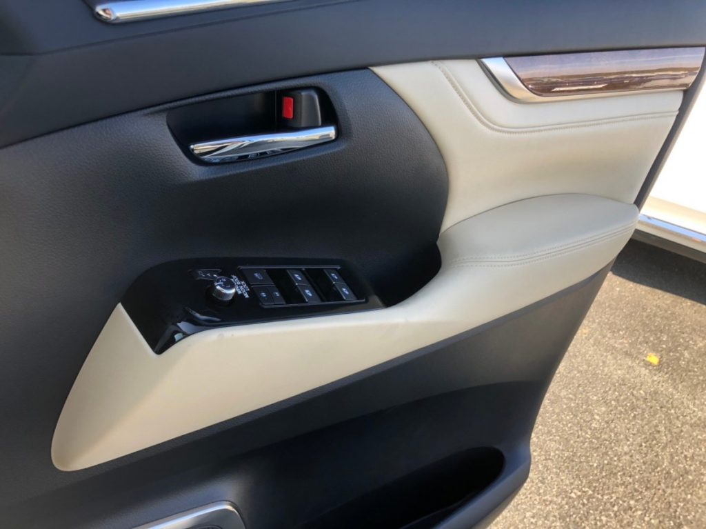 2017 Toyota Alphard Hybrid Executive Lounge door controls