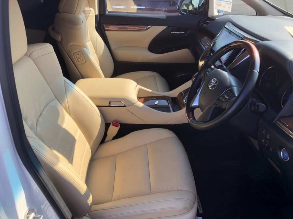 2017 Toyota Alphard Hybrid Executive Lounge front seats 2