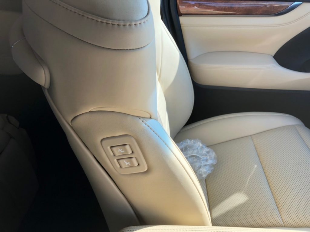 2017 Toyota Alphard Hybrid Executive Lounge seat controls