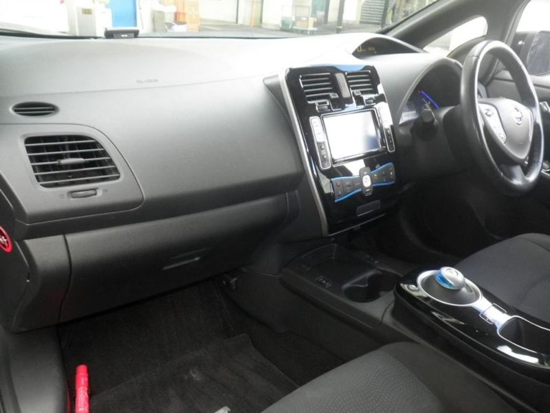2014 Nissan Leaf X 24kW auction interior