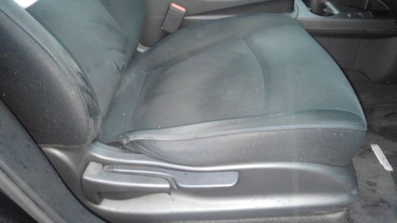 2014 Nissan Leaf X 24kW seat wear