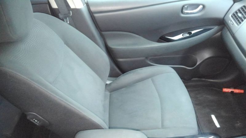 2014 Nissan Leaf X 24kW seat
