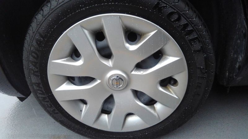 2014 Nissan Leaf X 24kW wheel 2