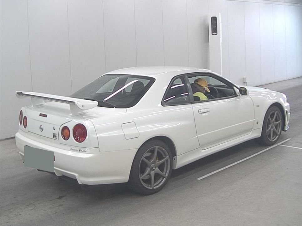 2002 R34 GT-R VSPEC 2 NUR white 7