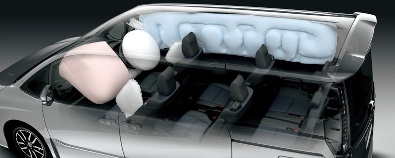 Toyota Voxy Hybrid curtain airbag