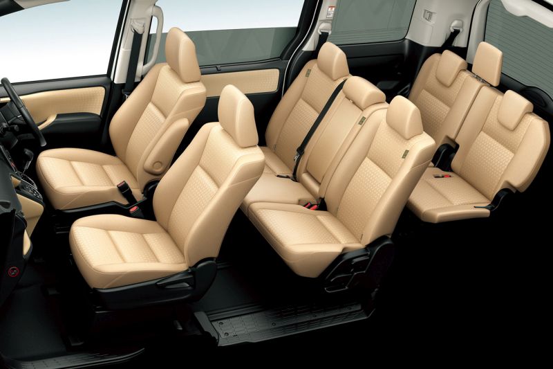 Toyota Voxy Hybrid interior 1