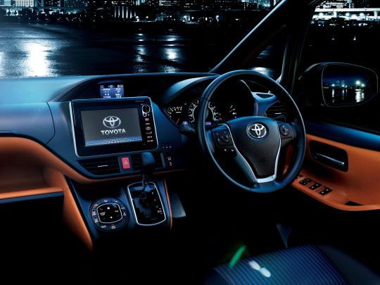 Toyota Voxy Hybrid interior 3