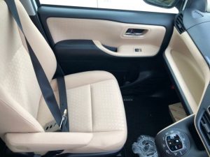 2014 Toyota Noah Hybrid G 01