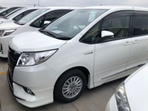 2014 Toyota Noah Hybrid G 17