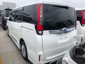 2014 Toyota Noah Hybrid G 18