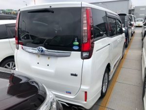 2014 Toyota Noah Hybrid G 19