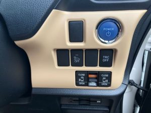 2014 Toyota Noah Hybrid G 27