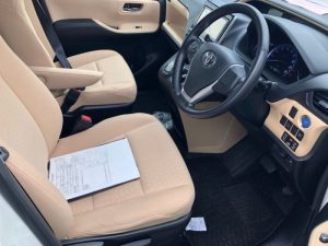 2014 Toyota Noah Hybrid G 29