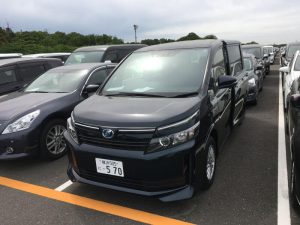 2015 Voxy Hybrid X 02
