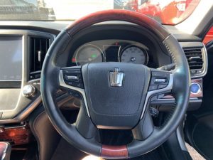2016 Toyota Crown Majesta Hybrid 28