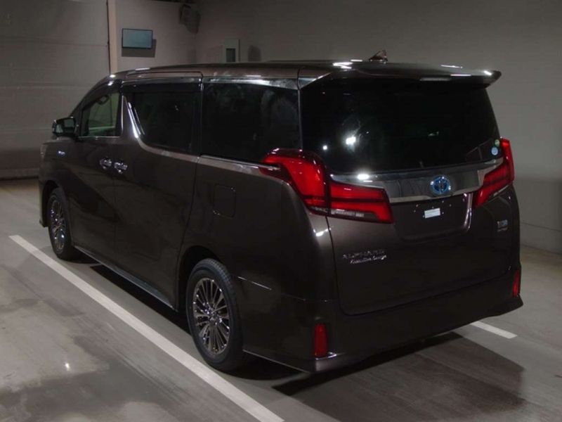 2019 Toyota Alphard hybrid Executive Lounge 03