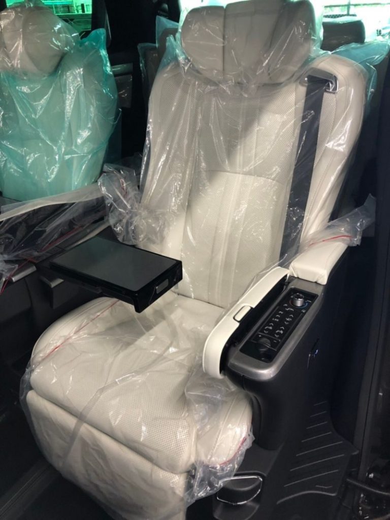 2019 Toyota Alphard hybrid Executive Lounge 18