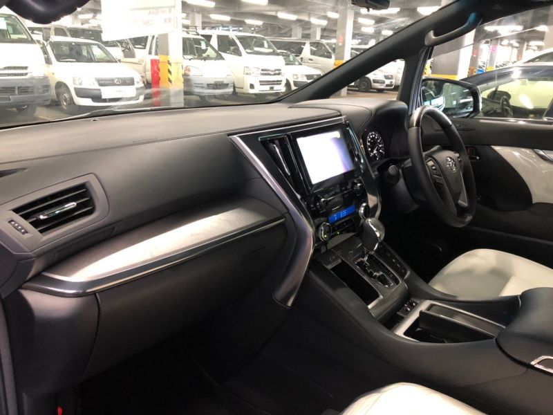 2019 Toyota Alphard hybrid Executive Lounge 23