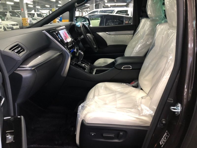 2019 Toyota Alphard hybrid Executive Lounge 24