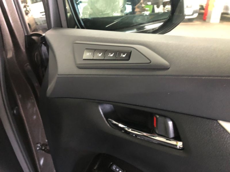 2019 Toyota Alphard hybrid Executive Lounge 26