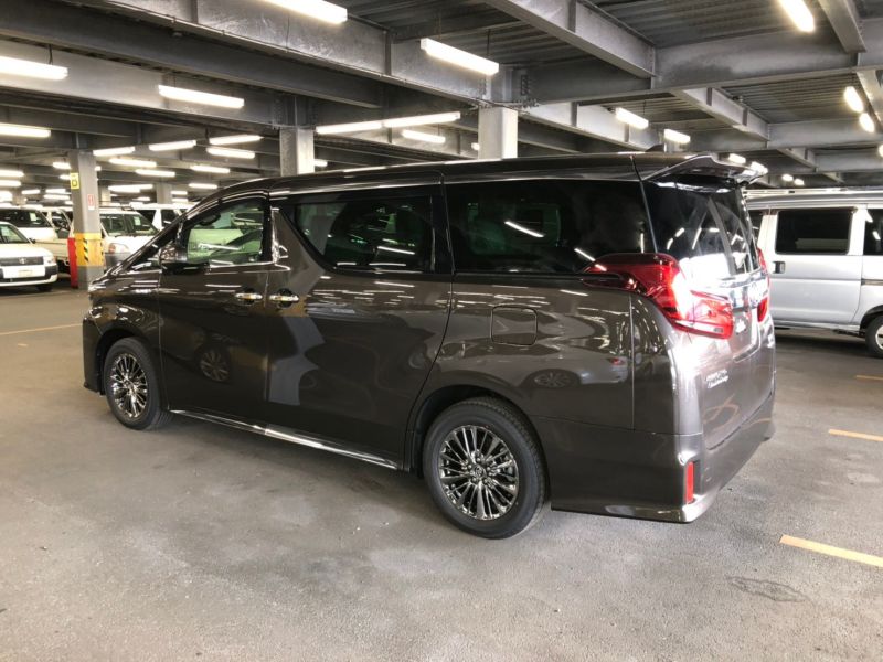 2019 Toyota Alphard hybrid Executive Lounge 40