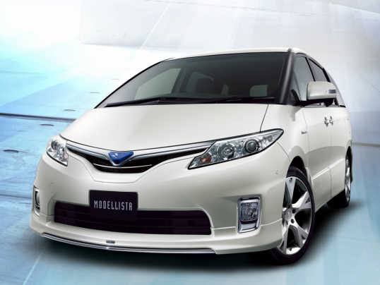 Toyota Estima hybrid import modellista