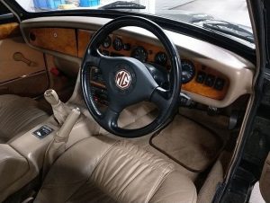 1994 Import MG RV8 04