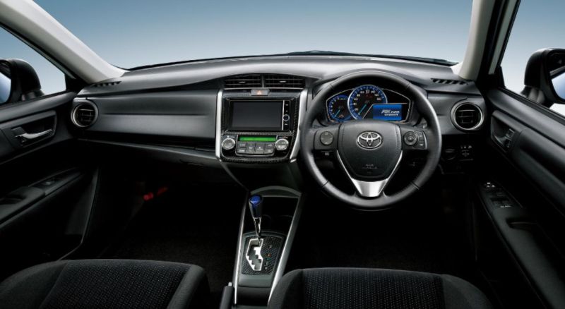 Toyota Corolla Fielder hybrid interior
