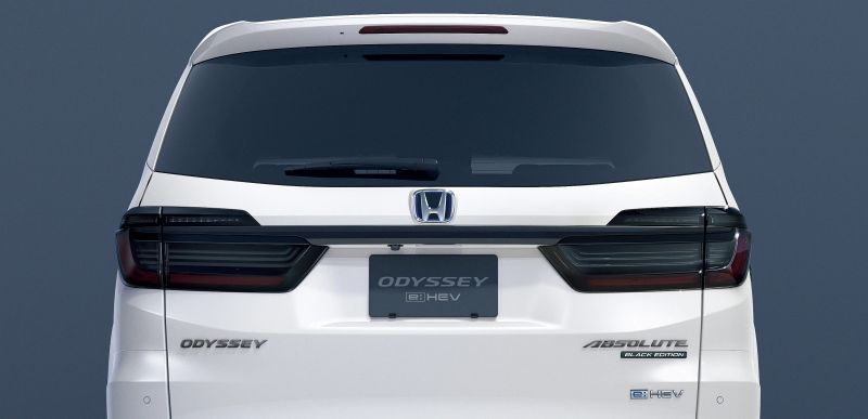 Import Honda Odyssey hybrid Absolute black edition rear 2