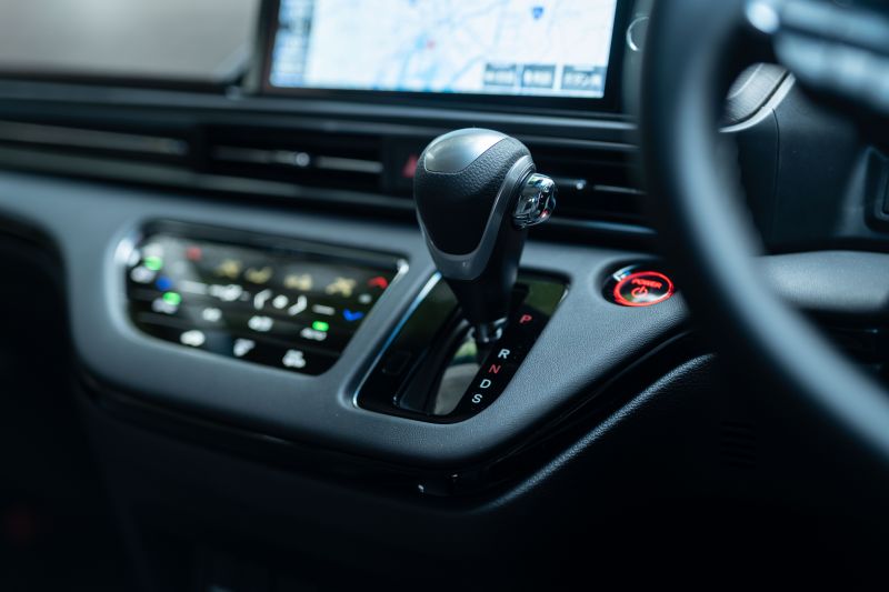 Import Honda Odyssey hybrid interior console