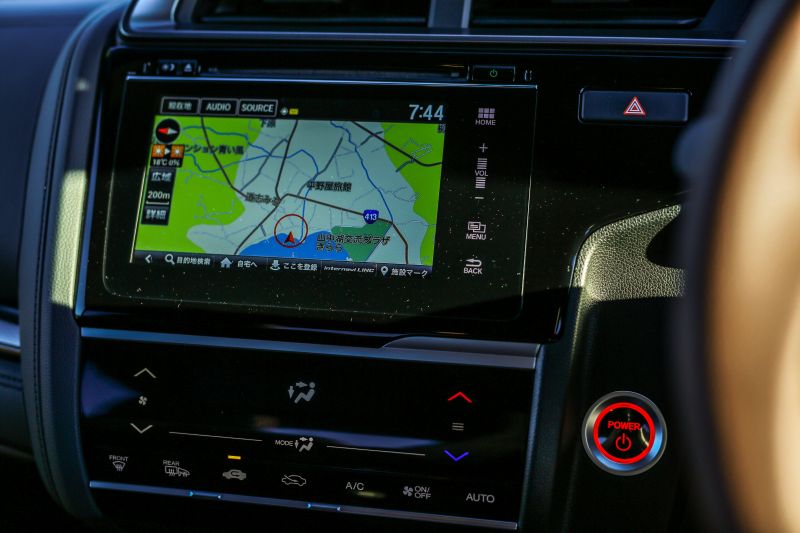 Honda Fit hybrid Japan TV navigation