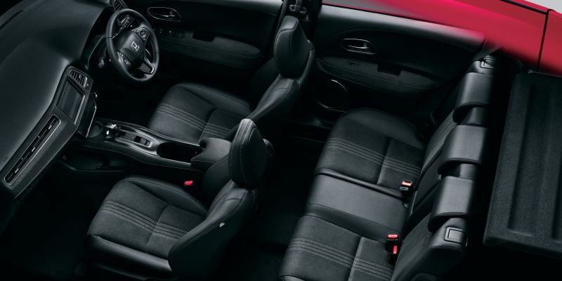 Honda Vezel Hybrid RS interior seat layout