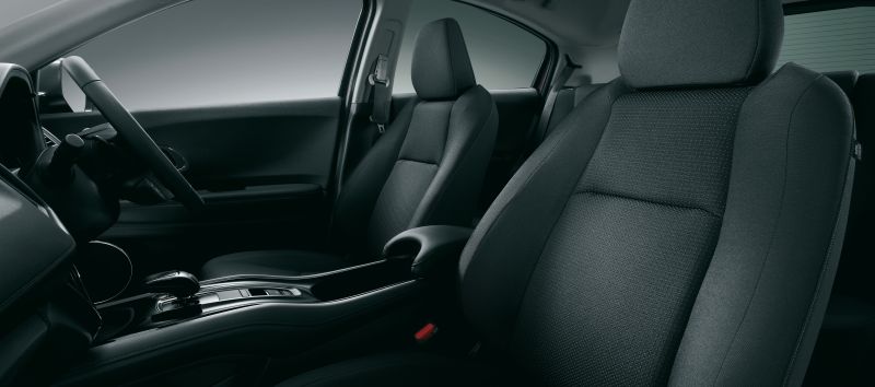 Honda Vezel Hybrid X front seats