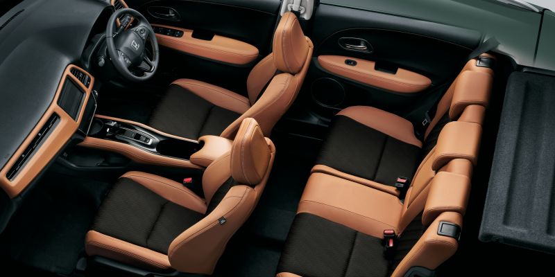 Honda Vezel Hybrid Z interior seat layout