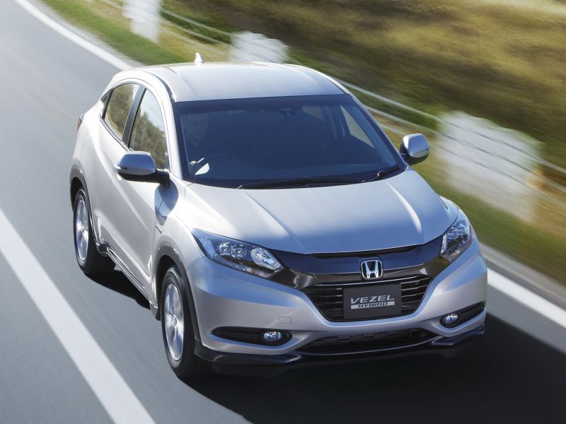 Honda Vezel Hybrid silver front right