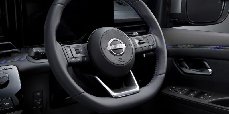 Nissan Serena AUTECH steering wheel