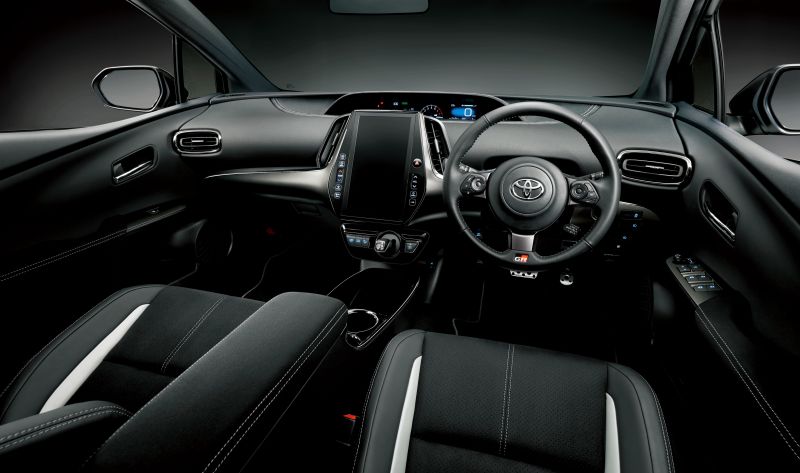 Toyota Prius PHV plug-in Japan interior console