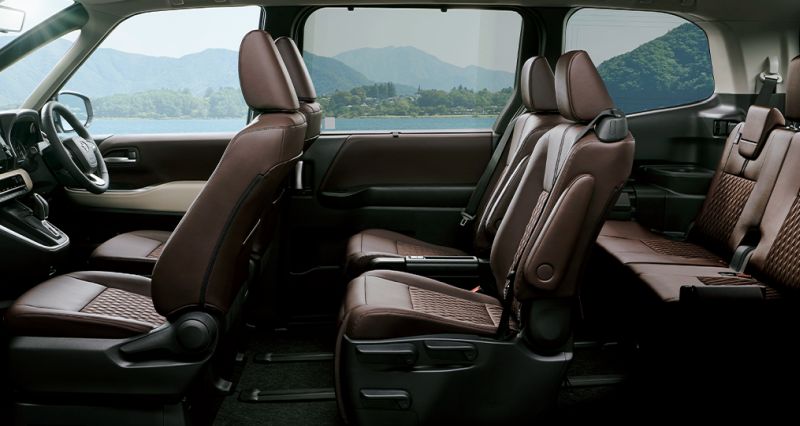 2024 Toyota Noah hybrid import seat layout brown