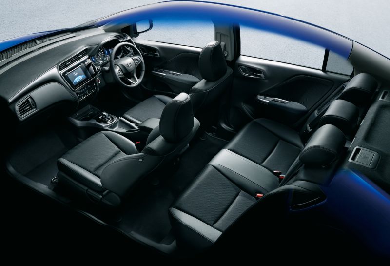 Honda Grace hybrid seat layout cutaway